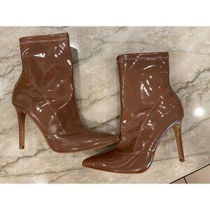Mix No 6: Light brown, shiny, boots. Zip side, pointed toe, 4" heel, Size 7.5